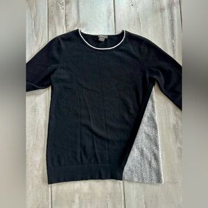 100% Cashmere Chic Black and Gray Crewneck Sweater